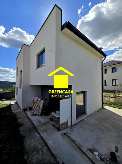 Casă unifamilială de vânzare în Dezmir – 120 mp utili, teren de 495 mp