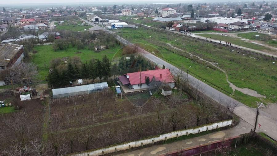 Proprietate generoasă în sat Fundeni, comuna Fundeni, județ Călărași