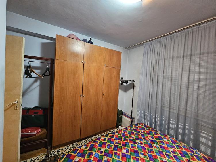 Apartament 4 camere, etaj 2 zona Ion Creanga