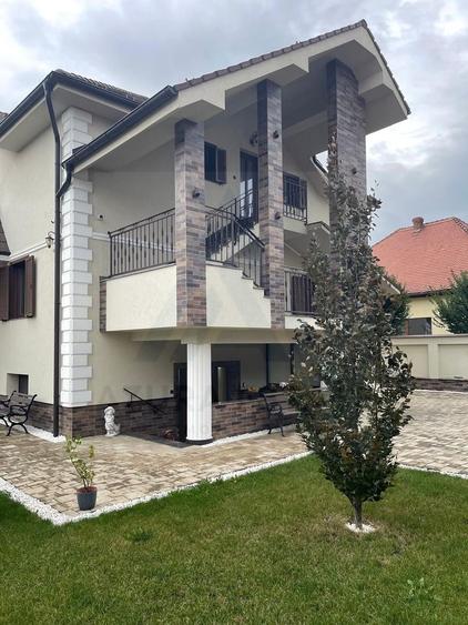 Vila 360 mp utili super exclusivista si teren 750 mp in Sibiu