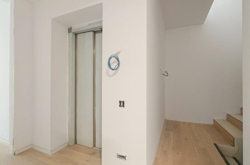 Penthouse Exclusivist cu Terase Generoase și Design Modern în Zona Aviatorilor