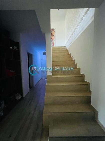 Royal Imobiliare - Vanzare Vila cu 6 camere zona B-dul Bucuresti - 8
