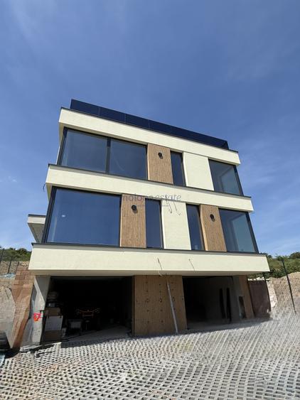 Duplex premium cu terasă panoramică rooftop, 195 mp utili și teren de 400 mp