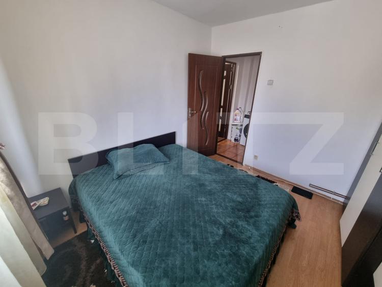Apartament 3 camere, Craiovita Noua zona Niela