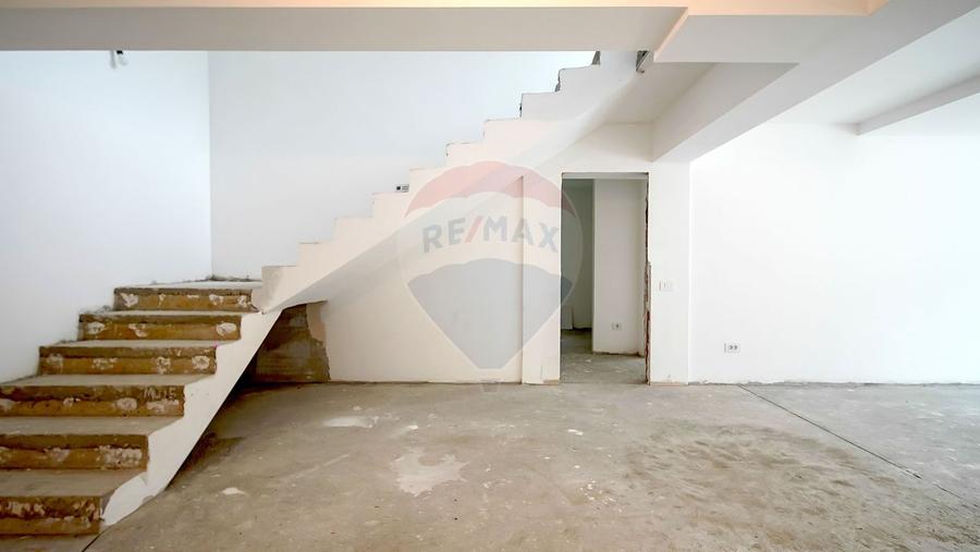 PENTHOUSE UNIC IN SCHEII BRASOVULUI CU 168MP UTILI SI 189 MP DE TERASE