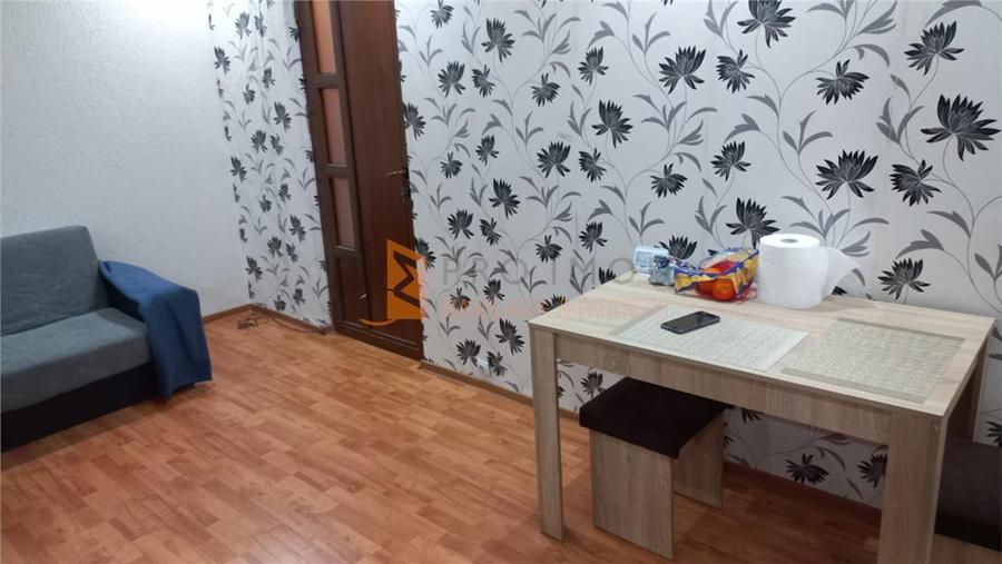 Apartament 2 camere cf 1 semidecomandat zona Micro 3