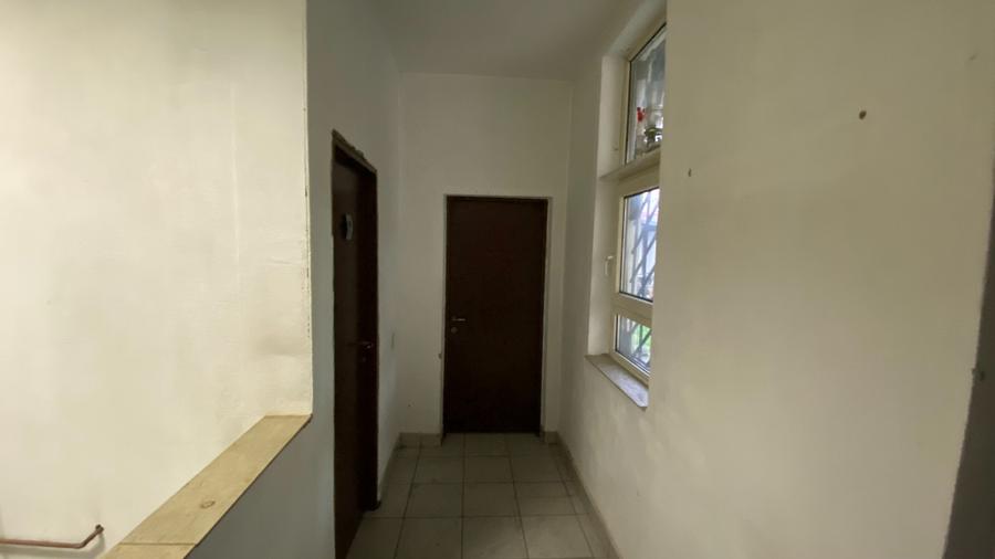 Drumul Sării, spatiu sediu, 100 mp curte liberă
