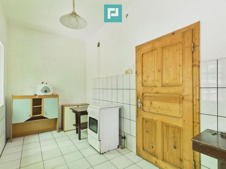 Casă cu 4 camere și teren de 4227mp în Curtici