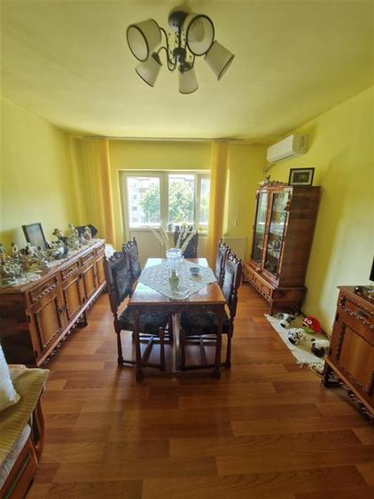 Decomandat 3 Camere 2 Bai 2 Balcoane Zona Aradului