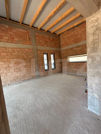 Casa de vanzare, 115 mp, zona Corunca
