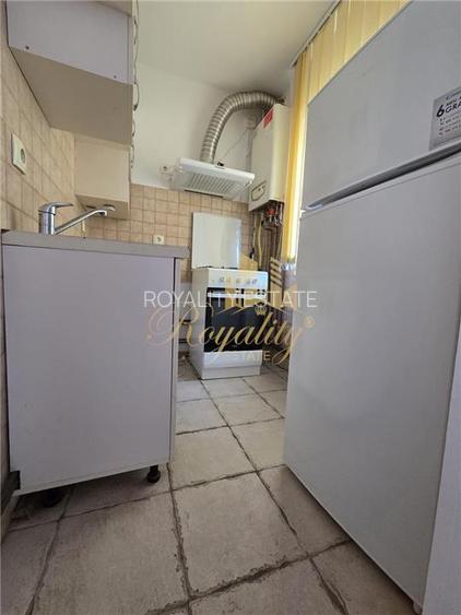 Apartament 1 camera, 35 mp, centrala proprie, etaj 2 - Zona Lunei - 4