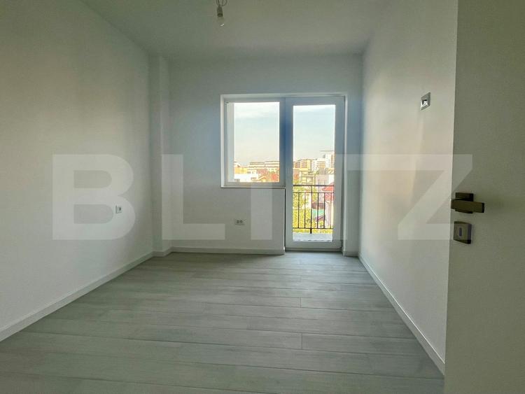 Apartament 3 camere, 78.7 mp, parcare + boxa, zona Tractoru