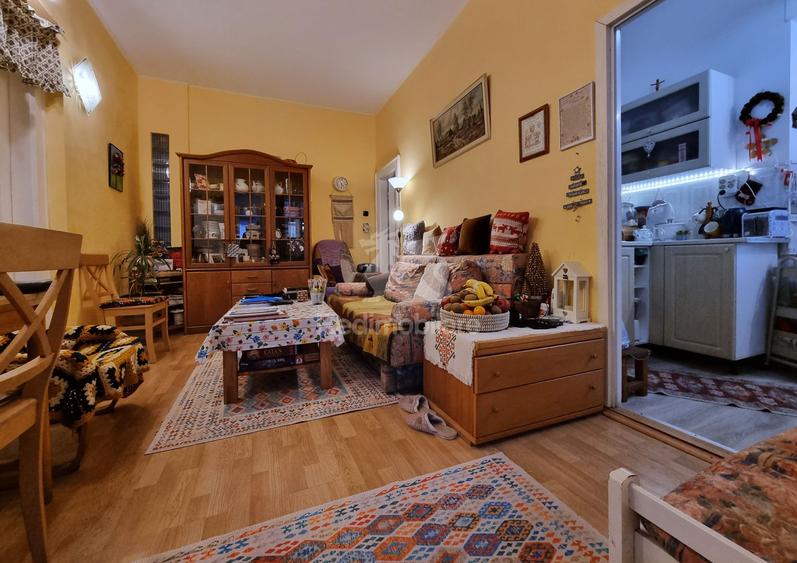 Apartament 3 camere cu curte, zona Rivus