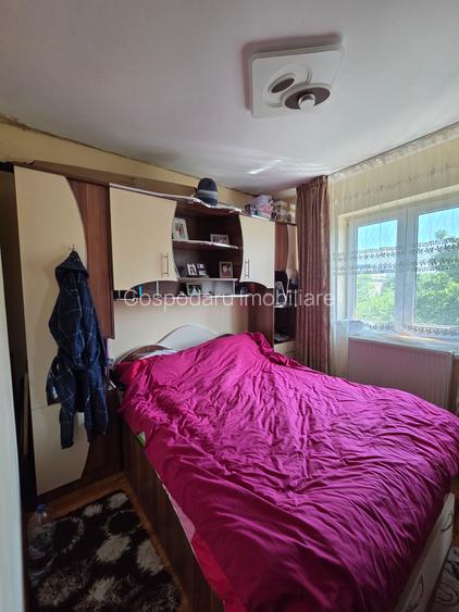 Apartament 3 camere etaj 4 zona liceu Emil Botta Adjud - 5