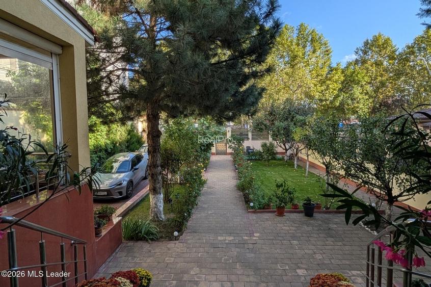 Doamna Ghica - Gherase 86, Vila Lux D+P+1, 413 mp utili, 560 mp teren - 2