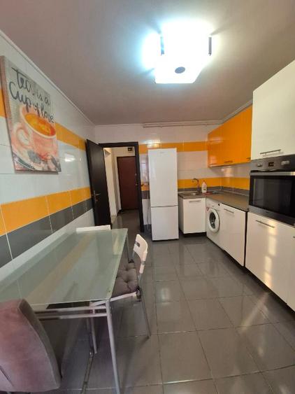 Un apartament cochet, cu parcare proprie, aproape de parcuri si birouri