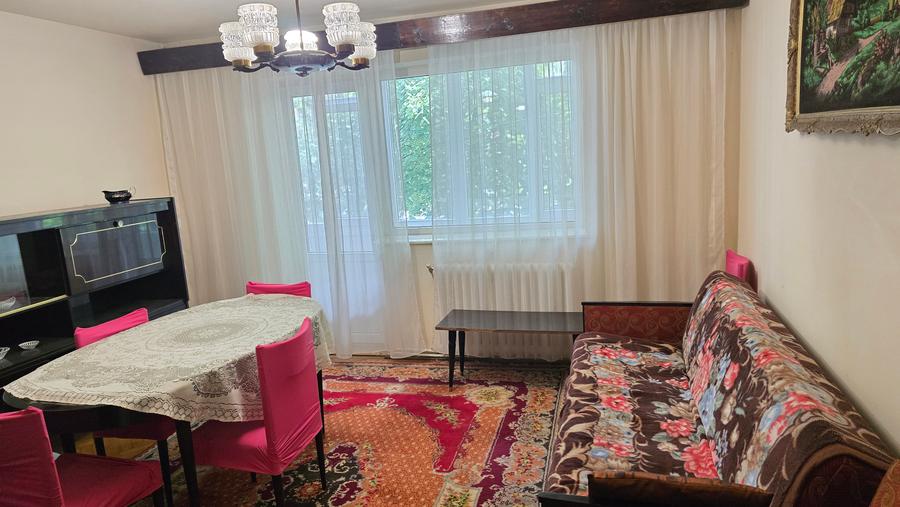 Vand apartament cu 3 camere decomandat in Deva, George Enescu etaj 1, mobilat