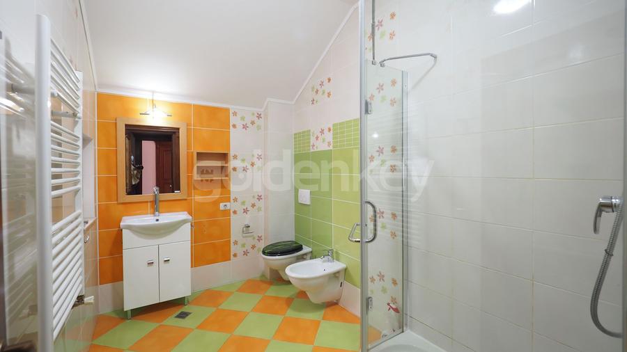 Vilă ideala pentru familii cu 6 camere si piscina