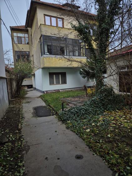 De închiriat Garsoniera în zona centrală a Brașovului
