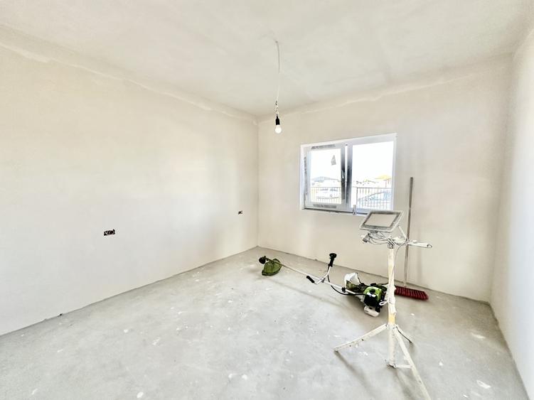 Casa individuală cu 3 camere - 90 mp utili si 640 de teren - Mosnita Noua