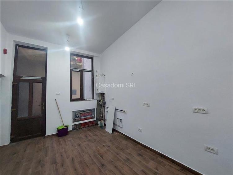 Apartament cu curte privata, zona Bou Rosu, pentru locuit sau afacere - 7