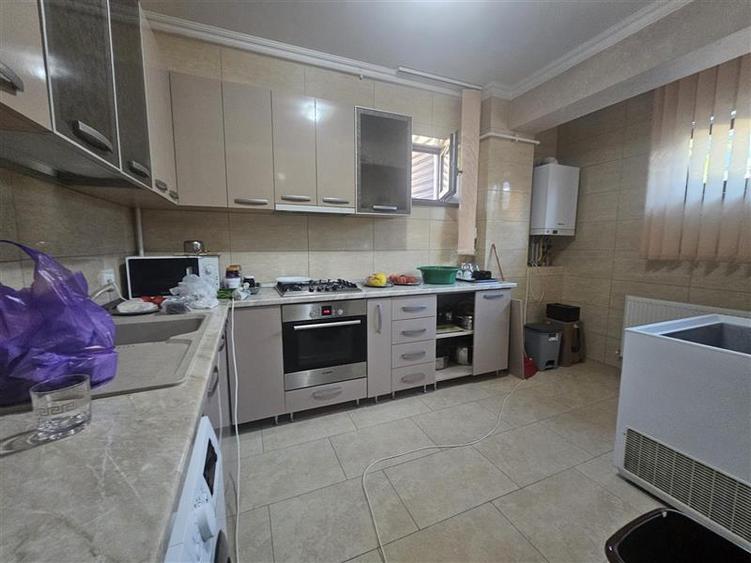 Vanzare 4 Camere Damaroaia Luptatorilor duplex 2 Etaje