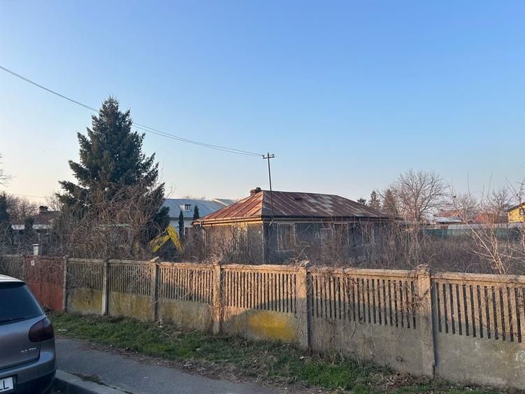 Teren 1533 mp Domnesti-centru-asfalt-utilitati!