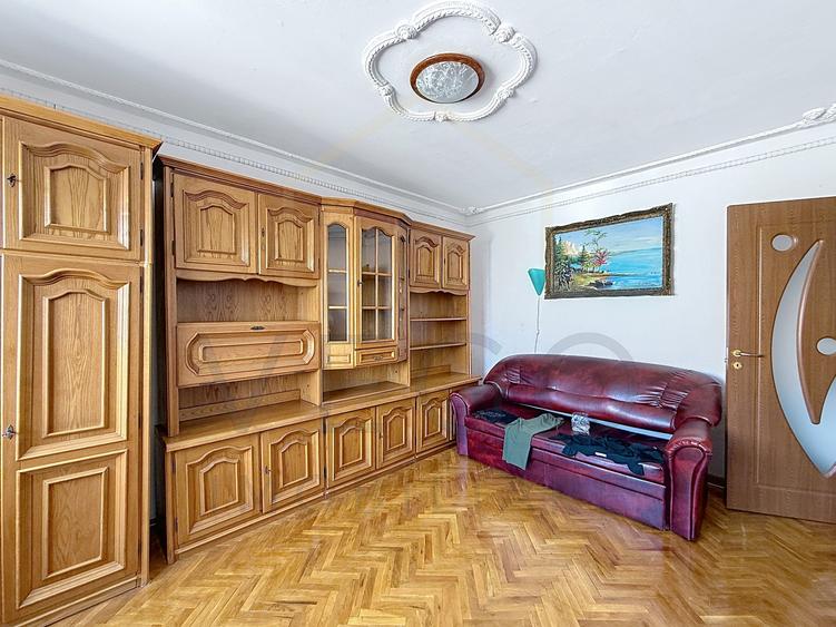 Apartament cu 2 camere, decomandat, 50 mp, parcare, zona Pod Calvaria
