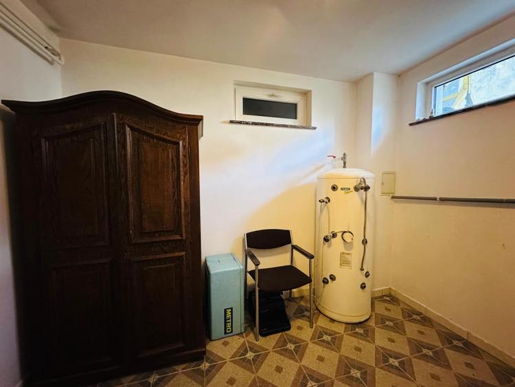 Casă de vânzare – 6 camere – Str. Dărmănești, Piatra Neamț