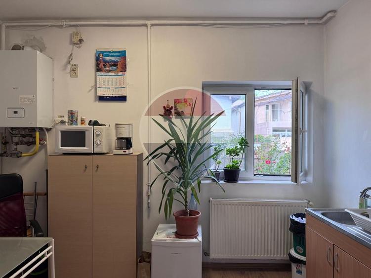 Birou 3 camere de închiriat | Parter | Brancoveanu