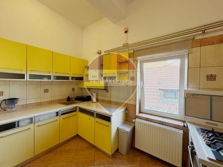 Apartament spatios de 4 camere in zona Primaverii