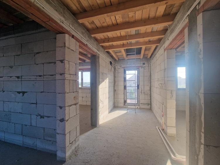 Casa P+M cu placa turnata, 5camere constructie deosebita -178.000euro