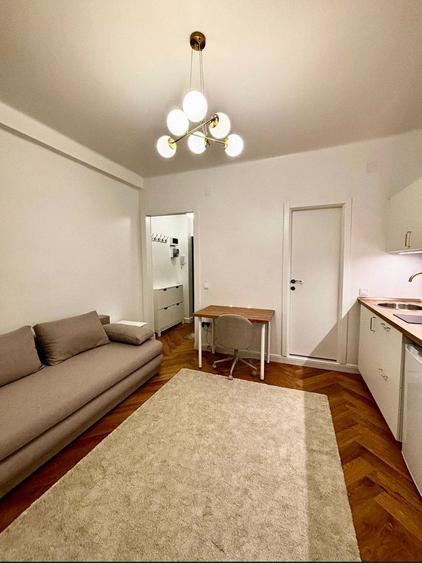 Garsonieră modernă și complet renovată – Piața Rosetti | 20 mp | 400 €