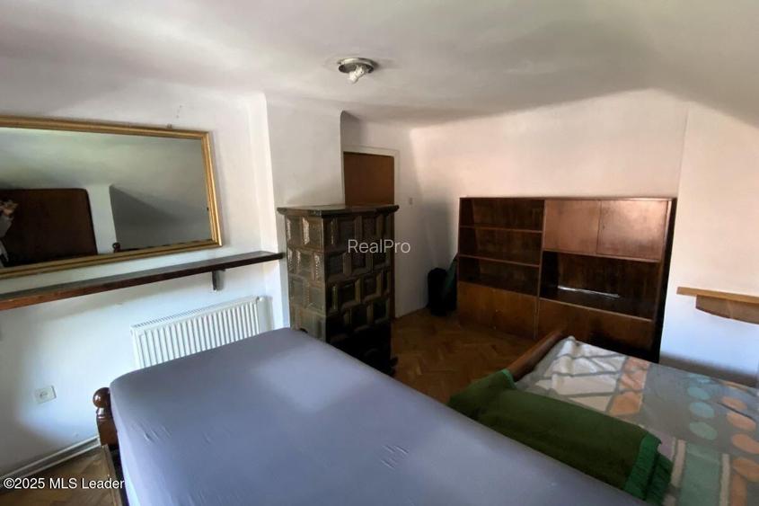 Bran - Casa pe strada Valea Portii, 223 mp, 4 dormitoare, teren 320 mp - 38