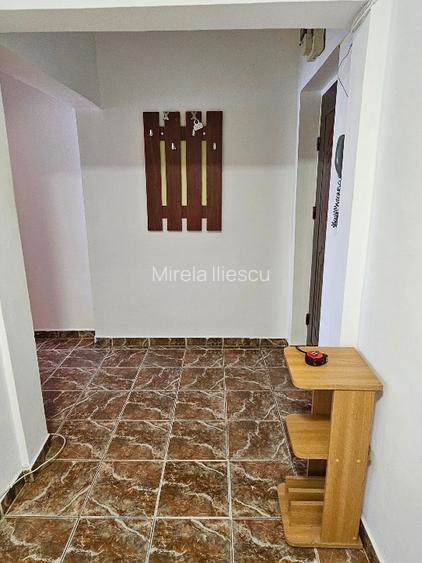 Închiriez apartament 2 camere , decomandat ,  - 11