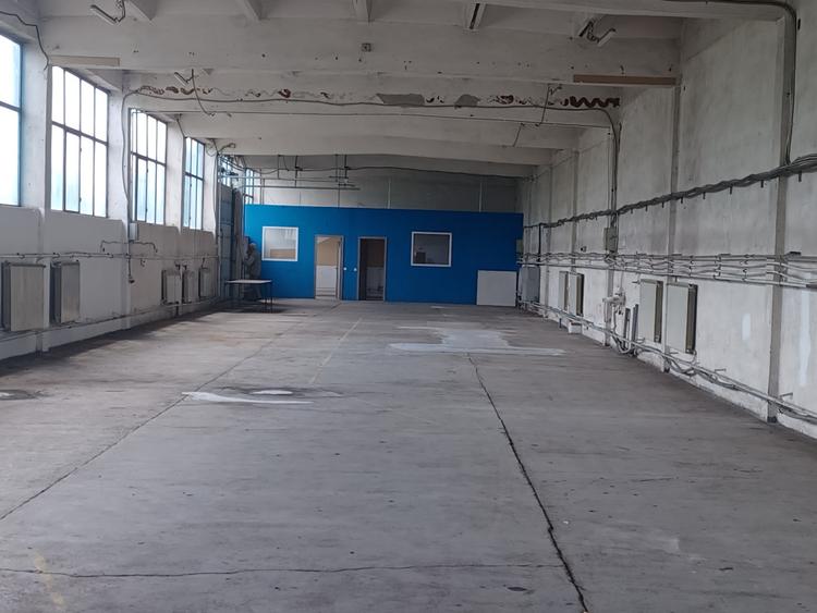 Inchiriez Hala industriala + spatiu birouri