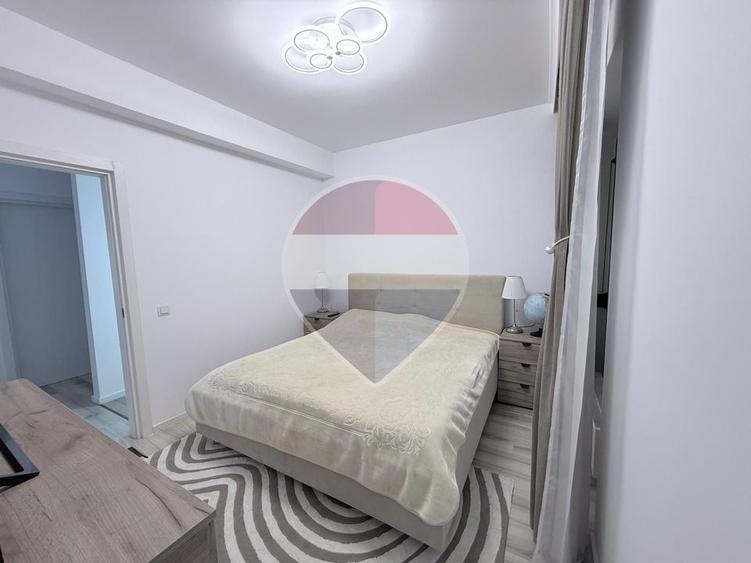 Vilă modernă de vânzare | 4 camere și terasă | Curte amenajată | Ulmi
