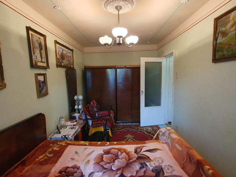 Vand apartament cu 3 camere zona Vlaicu Lebada 5 Colturi