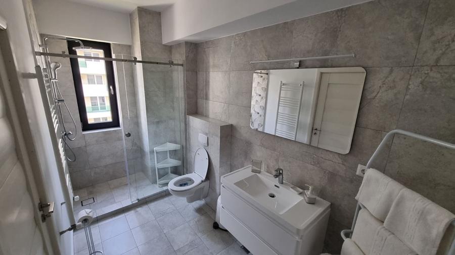 Stațiunea Mamaia - 3 camere de închiriat mobilat, utilat complet.