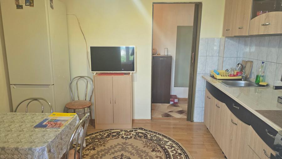 Vand apartament 2 camere decomandat, Deva, zona Liliacului, suprafata utila 49 m