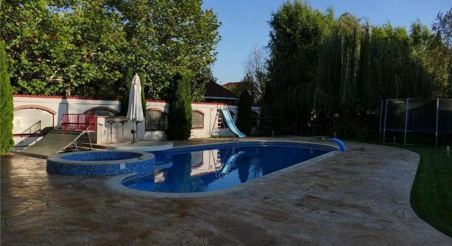 VILA EXCLUSIVISTA CU PISCINA - EROU IANCU NICOLAE