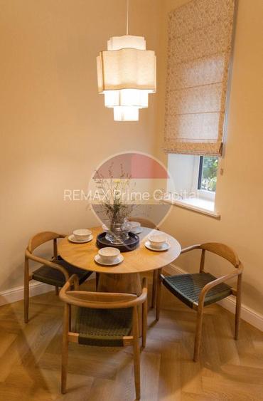 De vânzare apartament cu 3 camere, 2 băi, restaurat integral - Central - 18