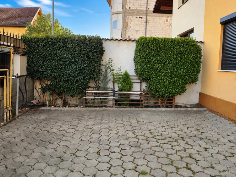 Apartament la vilă, Tineretului