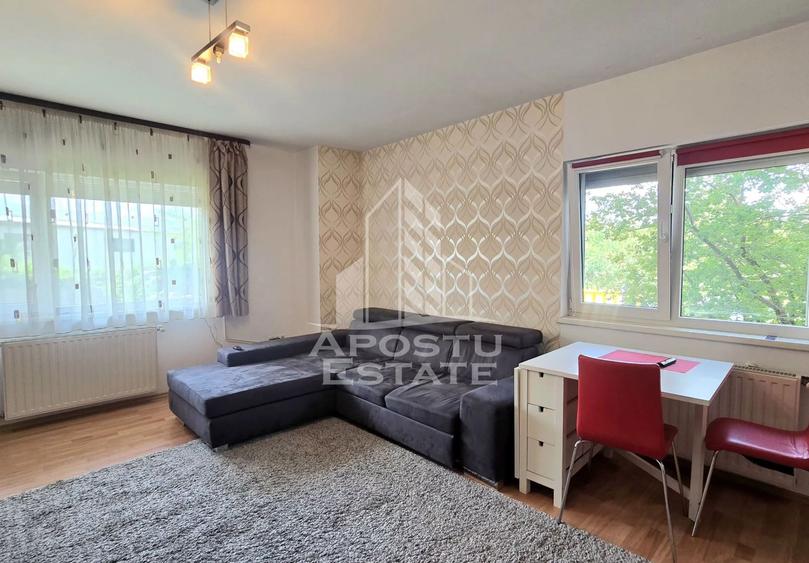 Apartament de inchiriat cu 3 camere, centrala proprie,Aradului