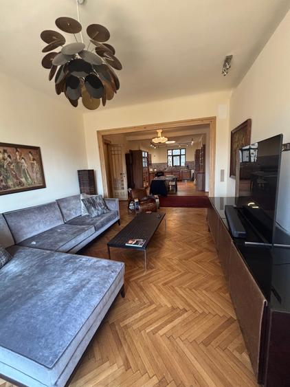 Inchiriere apartament cu 4 camere cu vedere in Parcul Cismigiu