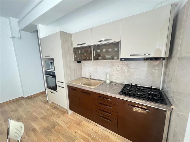 Apartament 2 camere 2 balcoane si parcare - Doamna Stanca