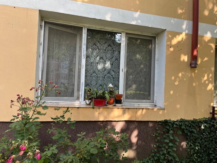 Vand ca spatiu comercial apartament 4 camere