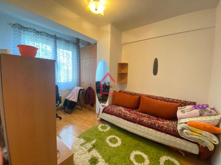 Apartament cu o camera, zona Podul de Piatra- Silvestru