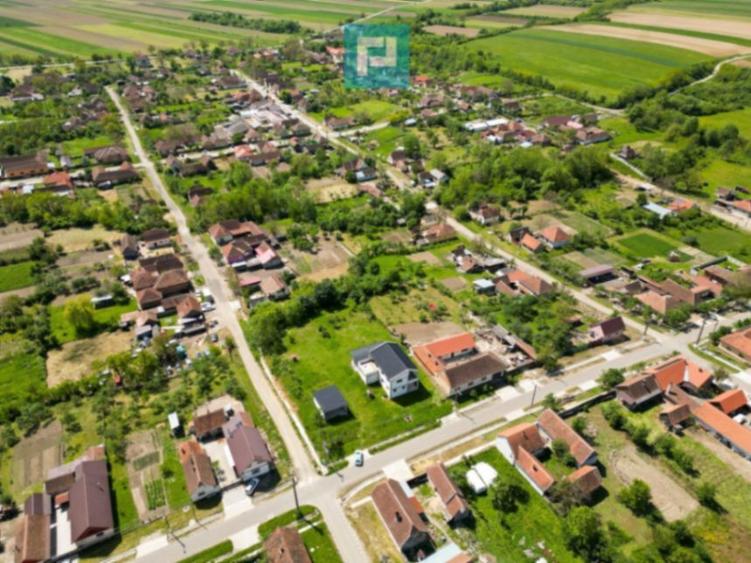 Casă la roșu din BCA de vânzare în Județul Arad