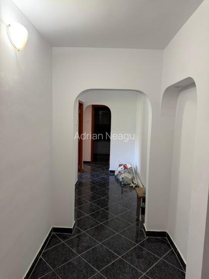 Apartament 3 camere, decomandat - 8